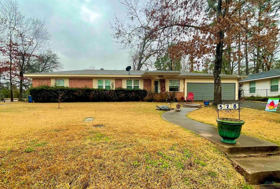 528 Camp St, Kilgore, TX 75662 - photo 1