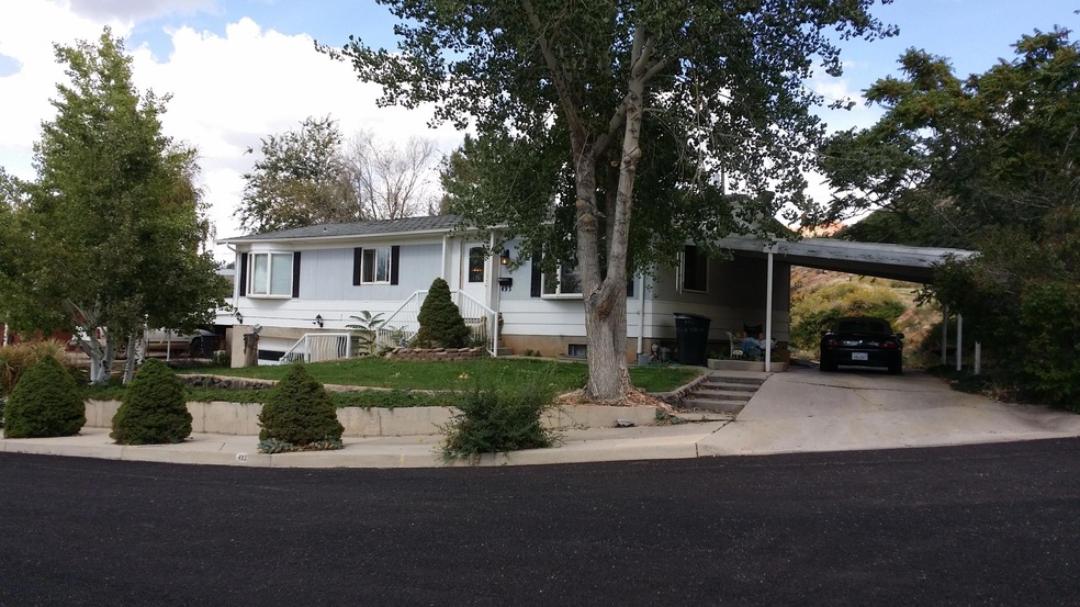 493 E Highland Cir
