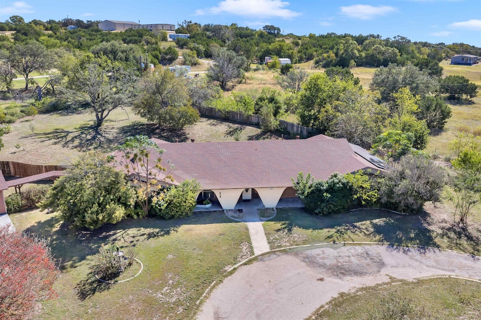 313 Geneva Ln, Burnet, TX 78611 - photo 1