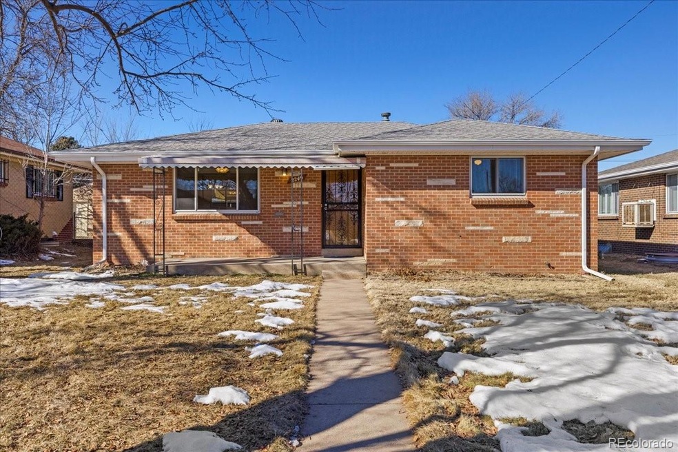 2249 Iola St, Aurora, CO 80010 - photo 1