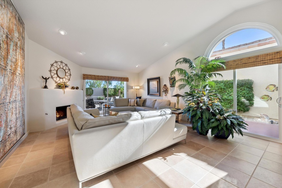 36180 Avenida de Las Montanas unit E, Cathedral City, CA 92234 - photo 1