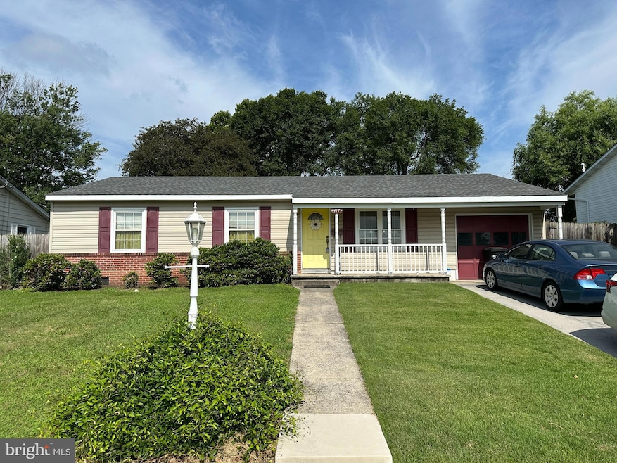 417 S Georgia Ave, Martinsburg, WV 25401 - photo 1