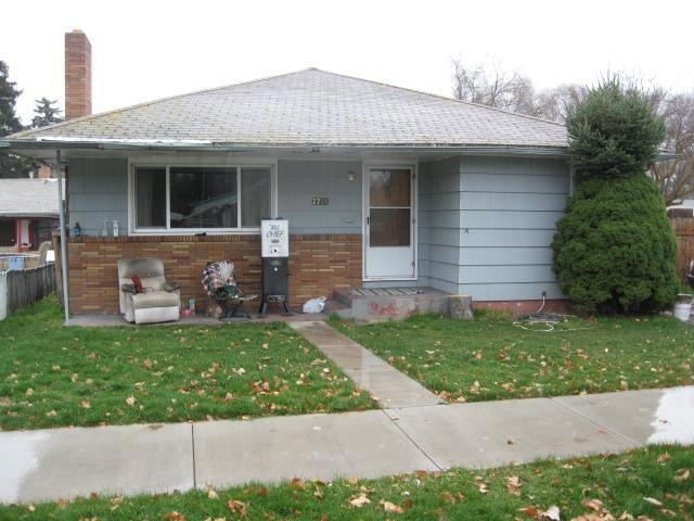 2230 Vine Ave, Klamath Falls, OR 97601 - photo 1