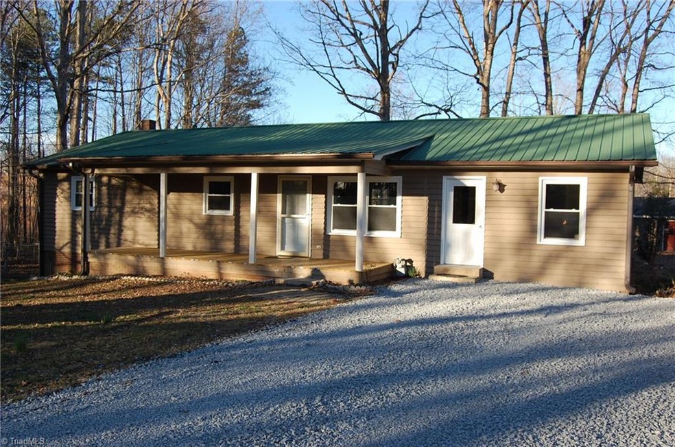 1022 Cannon Heights Dr, Asheboro, NC 27205 - photo 1