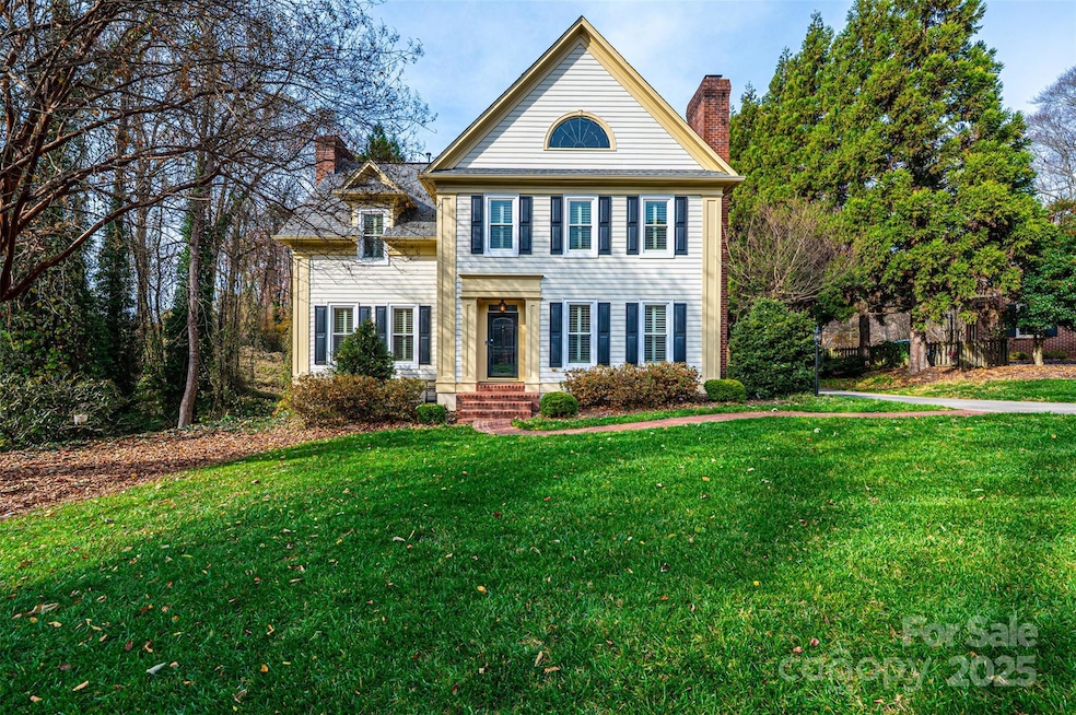 560 20th Avenue Ct NW, Hickory, NC 28601 - photo 1