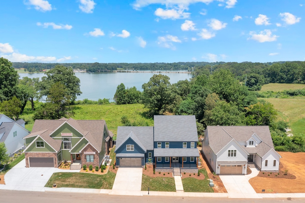 Sold $925,875
