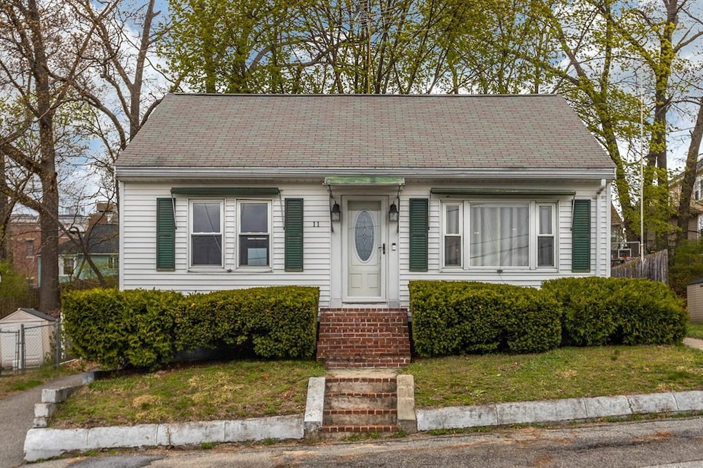 11 Laurel Ave, Methuen, MA 01844 - photo 1
