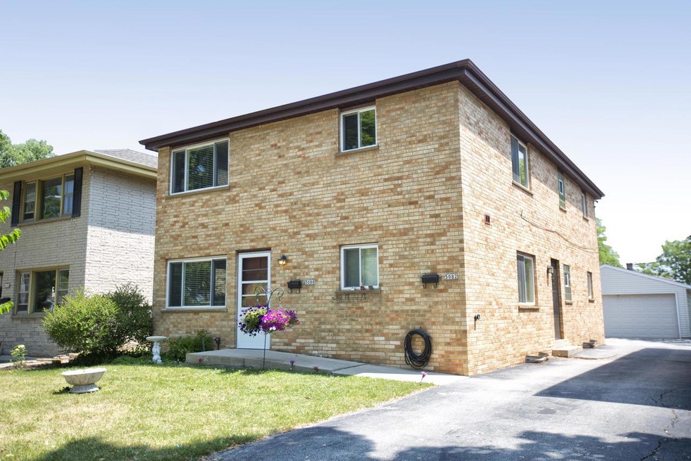 5080 N 127th St unit 5082, Butler, WI 53007 - photo 1