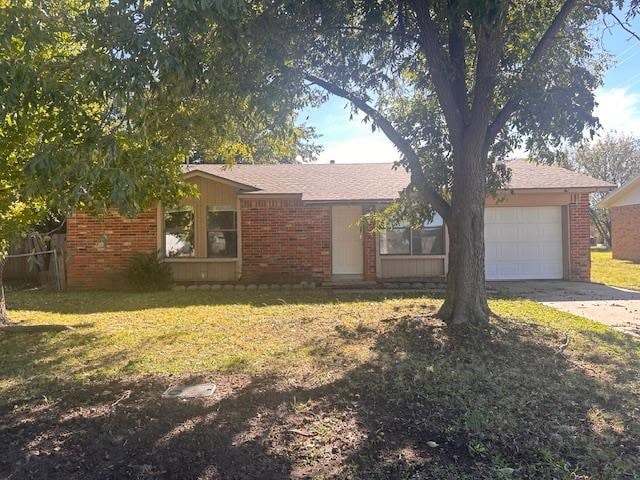 1913 Ridgeway Rd, Blackwell, OK 74631 - photo 1