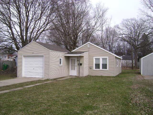 FRONT OF HOUSE