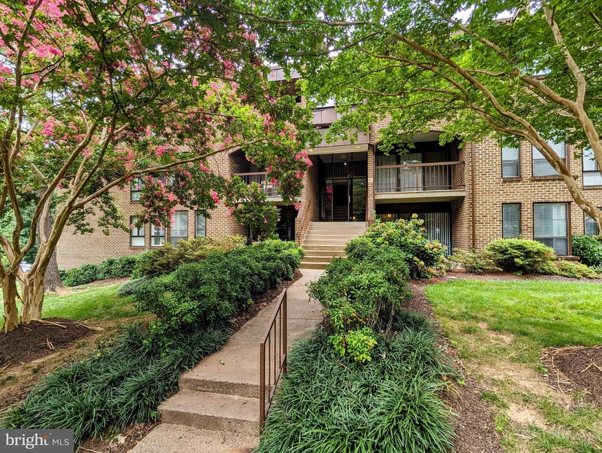 11248 Chestnut Grove Square unit 251, Reston, VA 20190 - photo 1