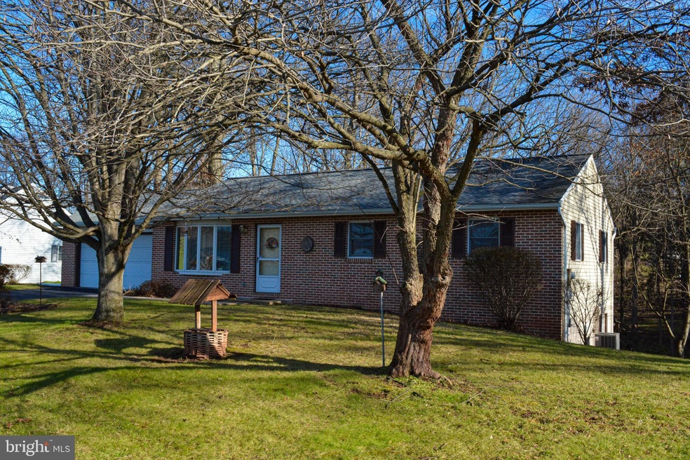 911 Maurice Cir, Stevens, PA 17578 - photo 1