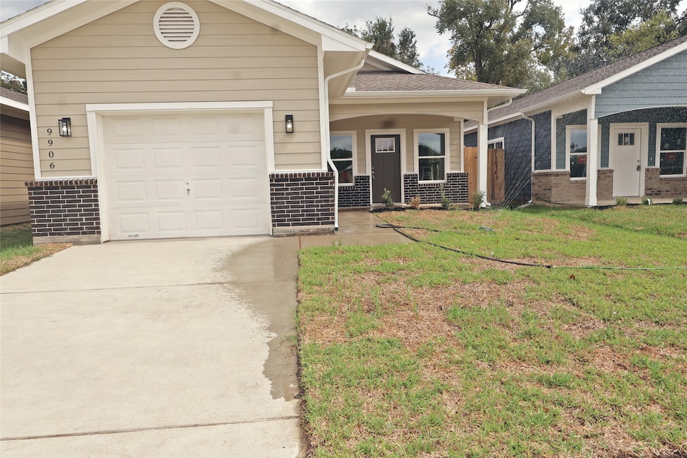 9906 Dipping Brook St, Houston, TX 77076 - photo 1