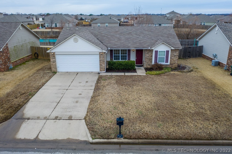 9282 S 256th East Ave, Broken Arrow, OK 74014 - photo 1