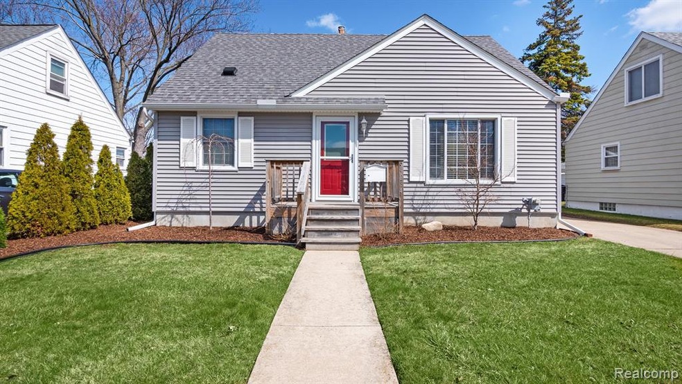 25254 Buick St, Roseville, MI 48066 - photo 1