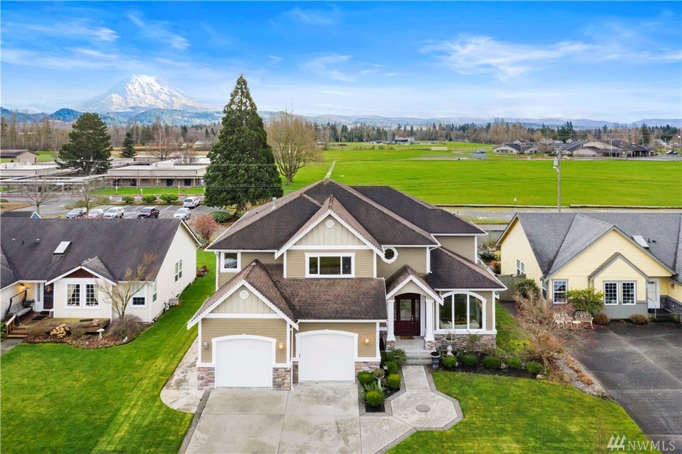 3302 Phillips Ave, Enumclaw, WA 98022 - photo 1