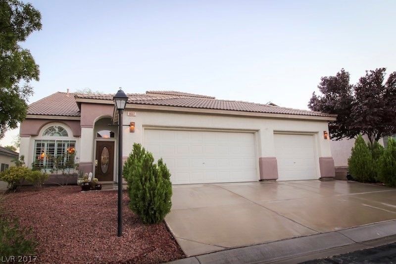 8037 Hidden Quail in beautiful Centennial Hills.