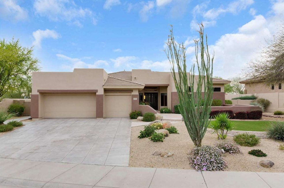 Great Curb Appeal!