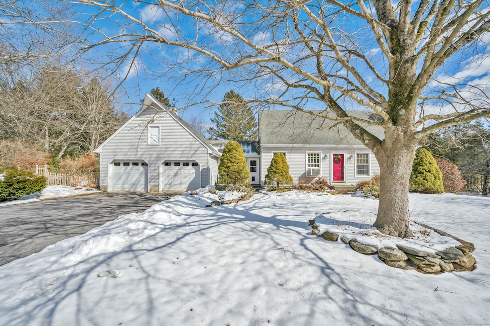 28 Clear View Dr, Mansfield Center, CT 06250 - photo 1