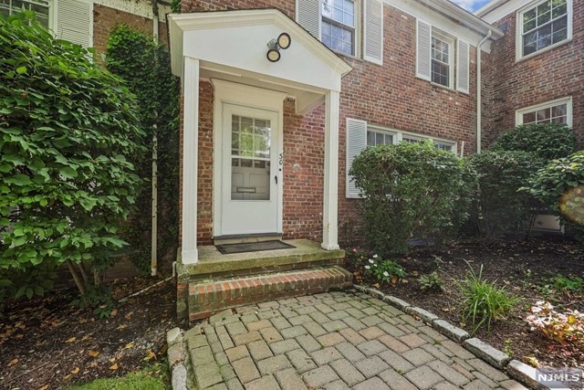 12 S Mountain Terrace unit 30, Montclair, NJ 07042 - photo 1