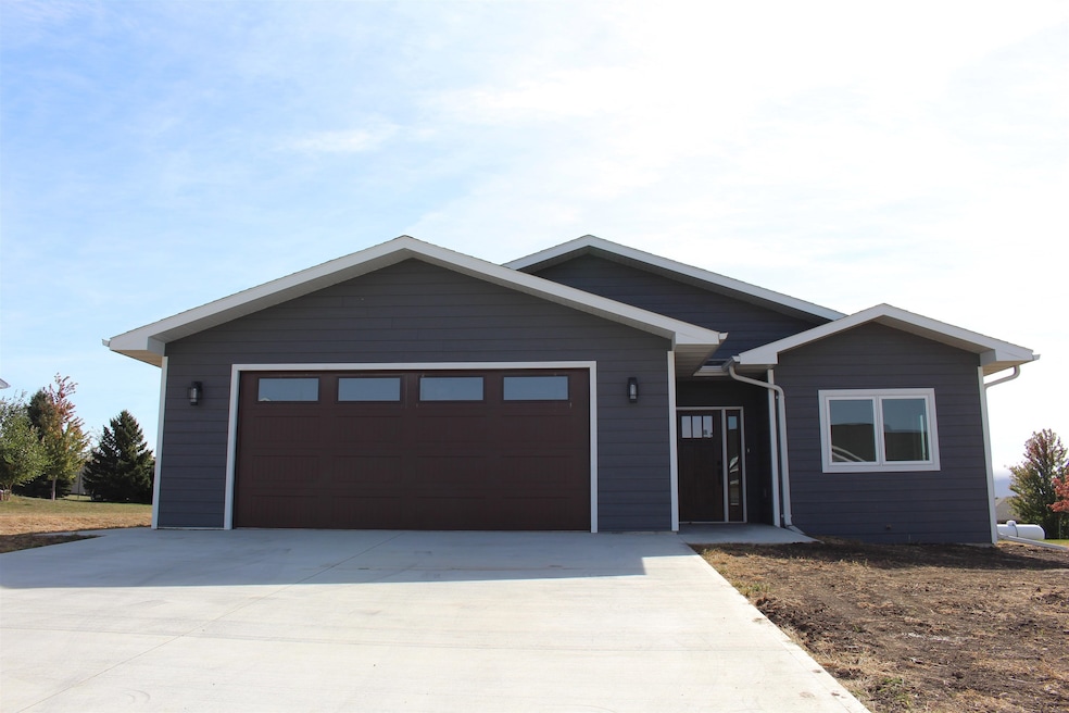 304 Maxine St, Arcadia, IA 51430 - photo 1