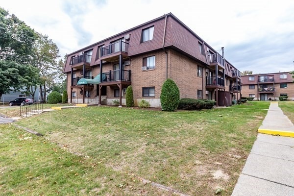 1 Karena Dr unit 11, Taunton, MA 02780 - photo 1