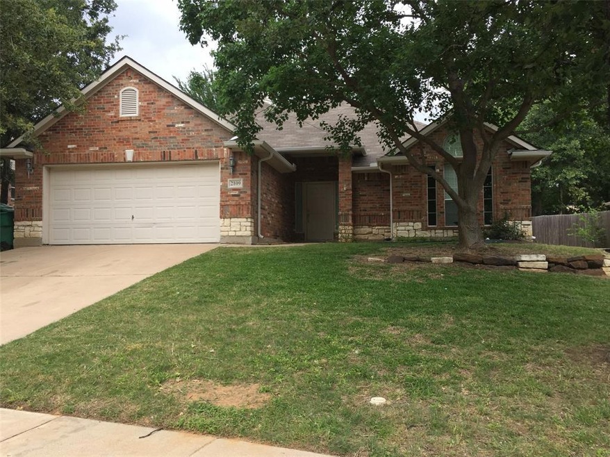 2109 Leslie St, Denton, TX 76205 - photo 1