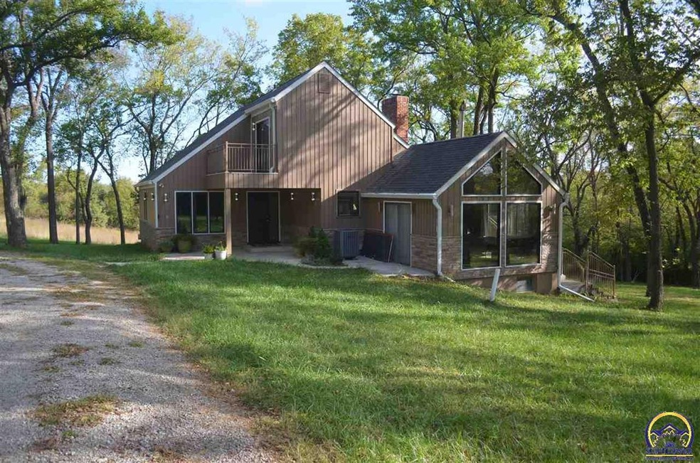 4342 SW Urish Rd, Topeka, KS 66610 - photo 1