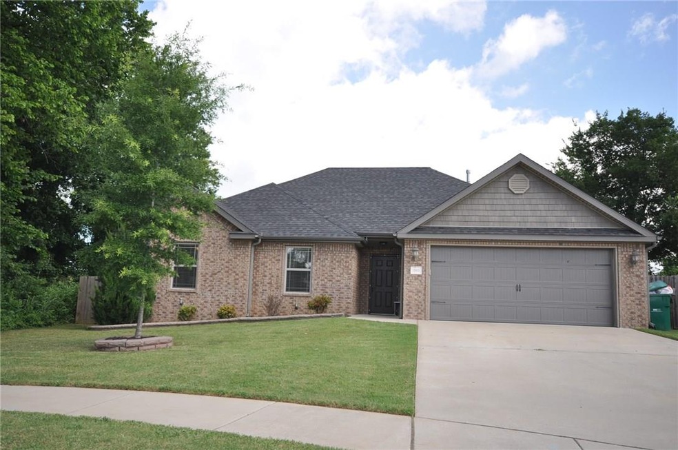 1560 Leesburg Ave, Springdale, AR 72764 - photo 1