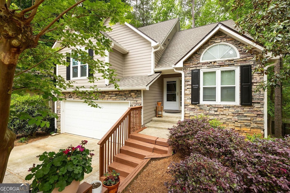 Welcome home! Hardiplank and stone exterior
