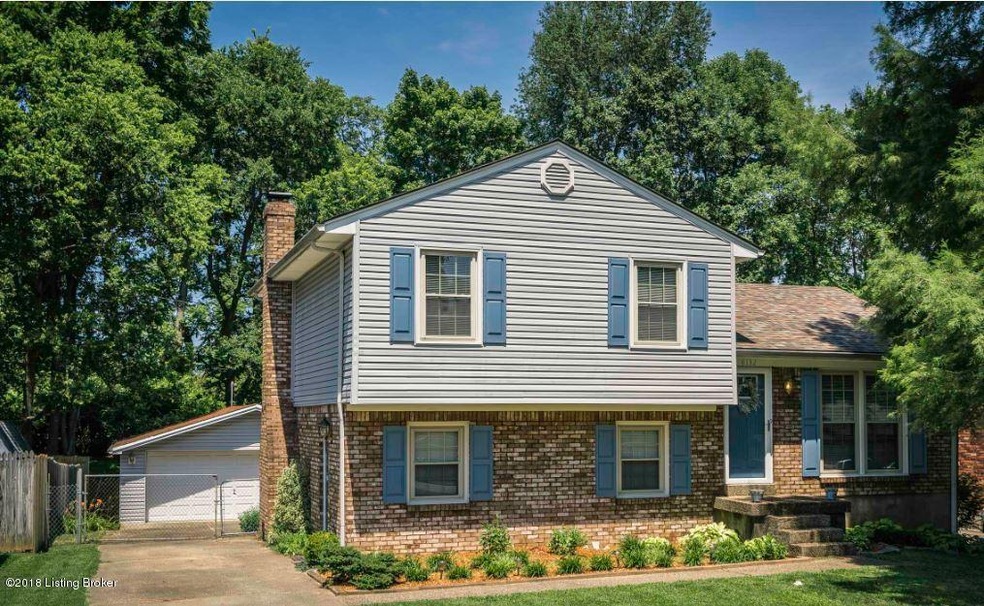 8132 Rochelle Rd, Louisville, KY 40228 - photo 1