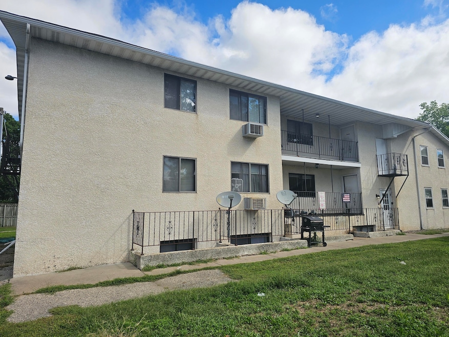 1322 5th Ave S, La Crosse, WI 54601 - photo 1