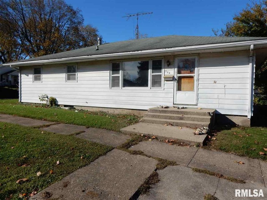 325 S Walnut St, Lincoln, IL 62656 - photo 1