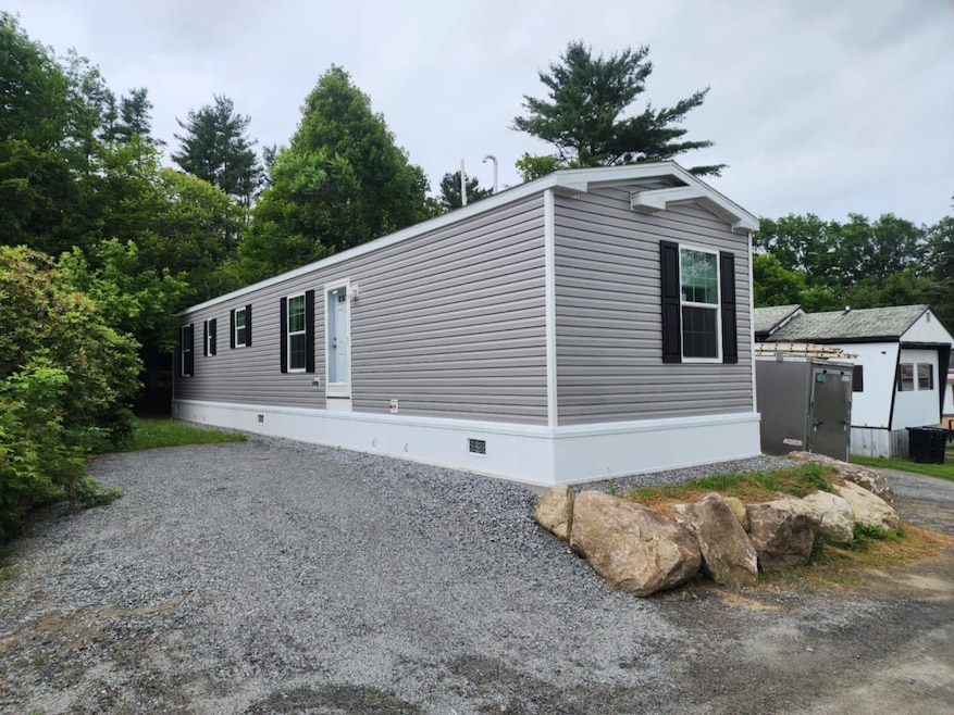 132 Cubb Ct, Windsor, VT 05089 - photo 1