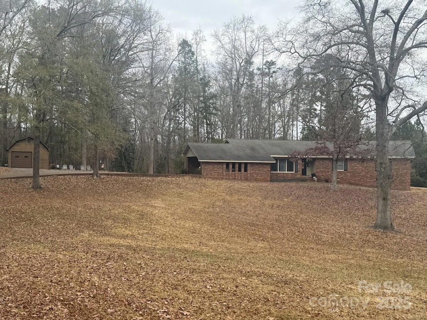 2570 Pineview Dr, Lancaster, SC 29720 - photo 1