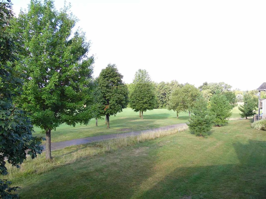 4559 N Thornhill Dr unit 208, Peoria, IL 61615 - photo 1