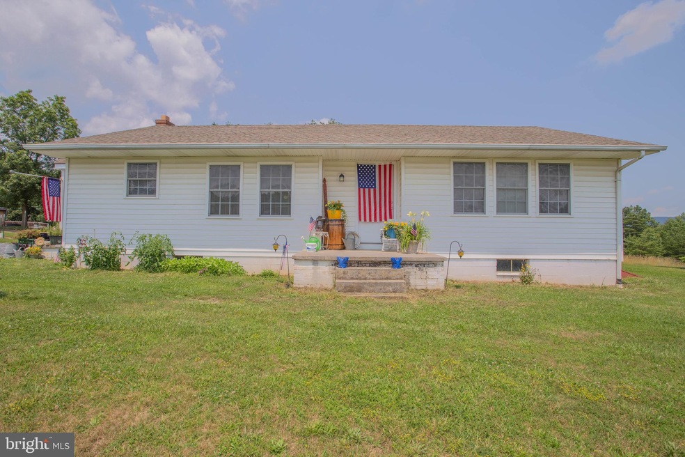 3125 Apple Harvest Dr, Hedgesville, WV 25427 - photo 1