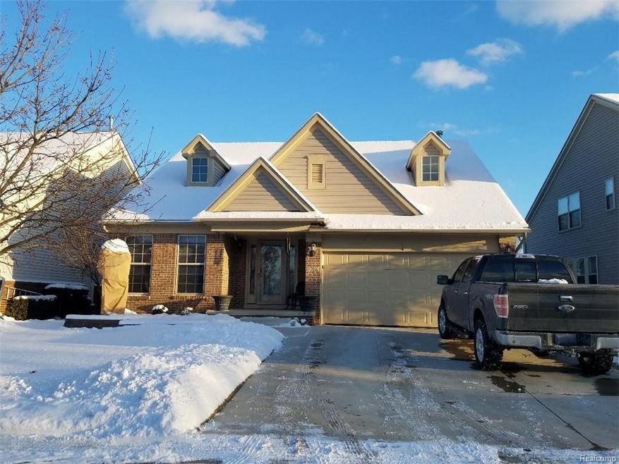 941 Rolling Ridge front-2.jpg