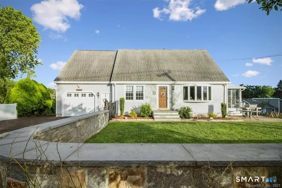 35 Knapps Hwy, Fairfield, CT 06825 - photo 1