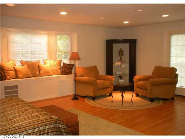 Master Bedroom - 9310 - 1st floor Master Bedroom w