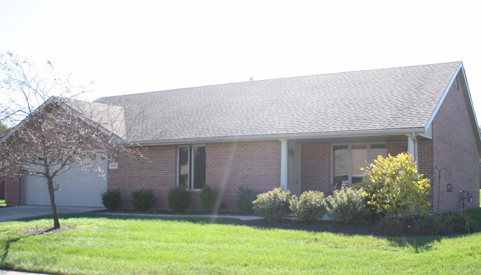 797 Hickory Hill Dr unit 797, Marysville, OH 43040 - photo 1