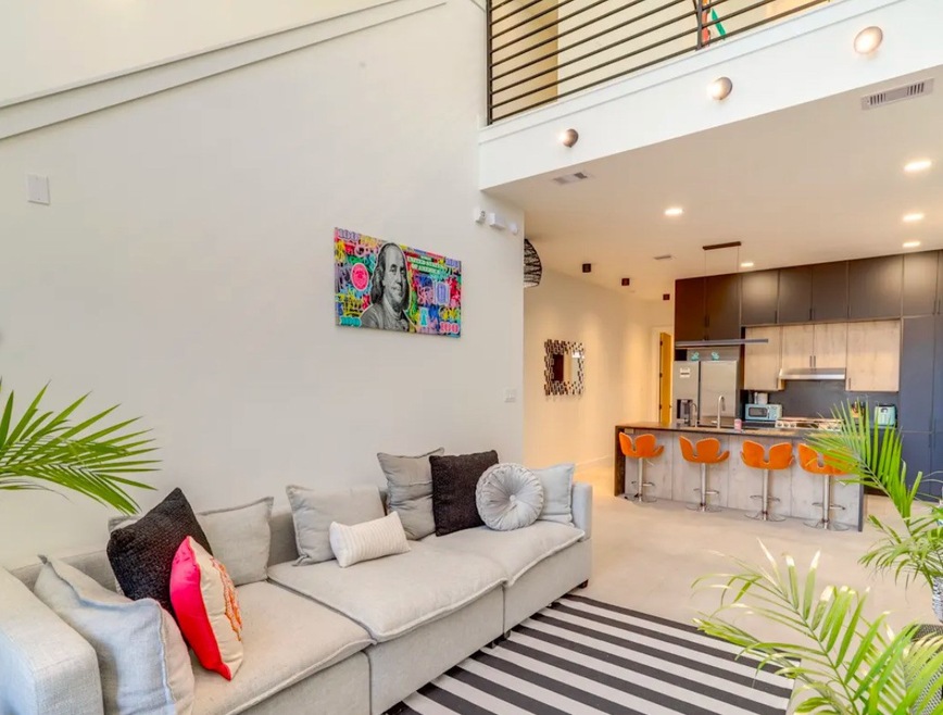 2205 Staples St unit B, Houston, TX 77026 - photo 1