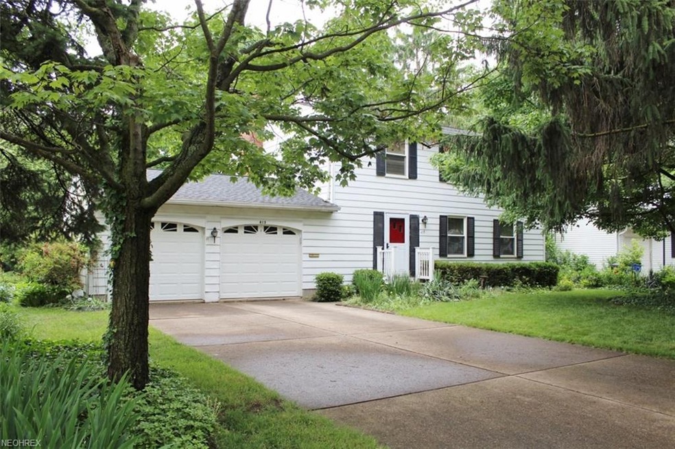 Welcome to 415 Suzanne Dr on the west side of Kent