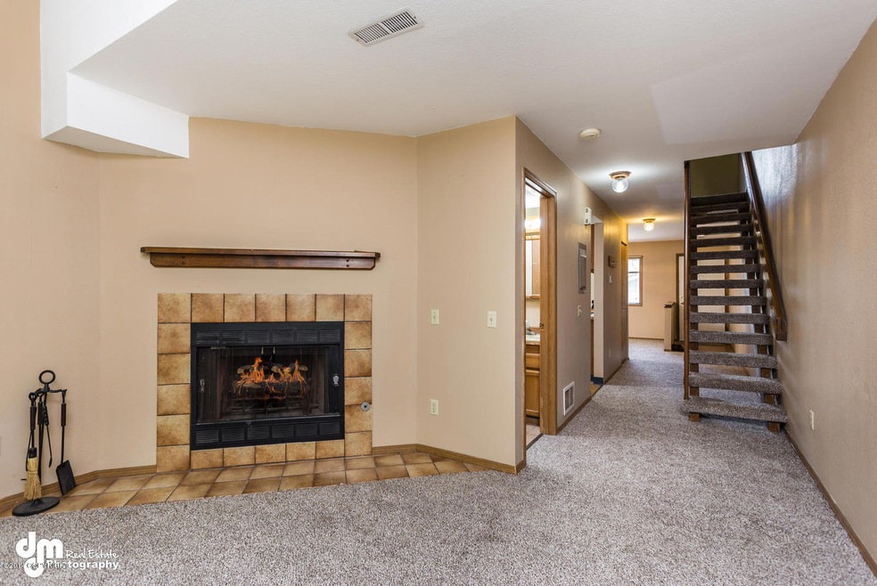 1265 Norman St Unit 12-large-003-Main Li