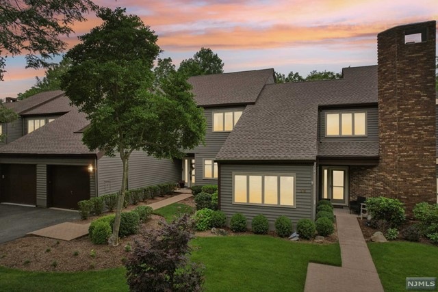 16 Romopock Ct, Mahwah, NJ 07430 - photo 1