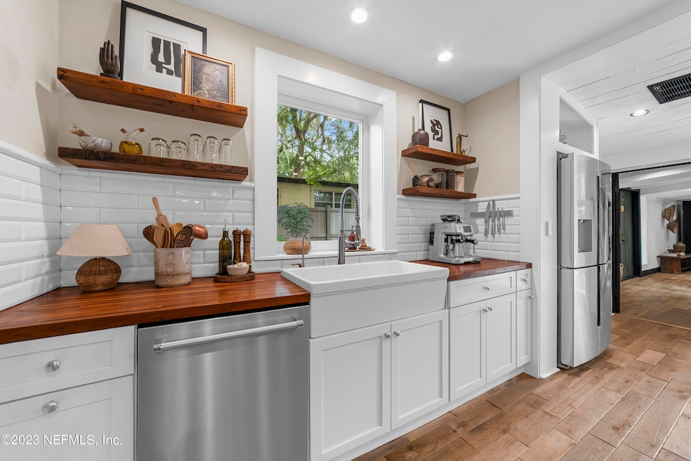 6975 Oakwood Dr, Jacksonville, FL 32211 - photo 1