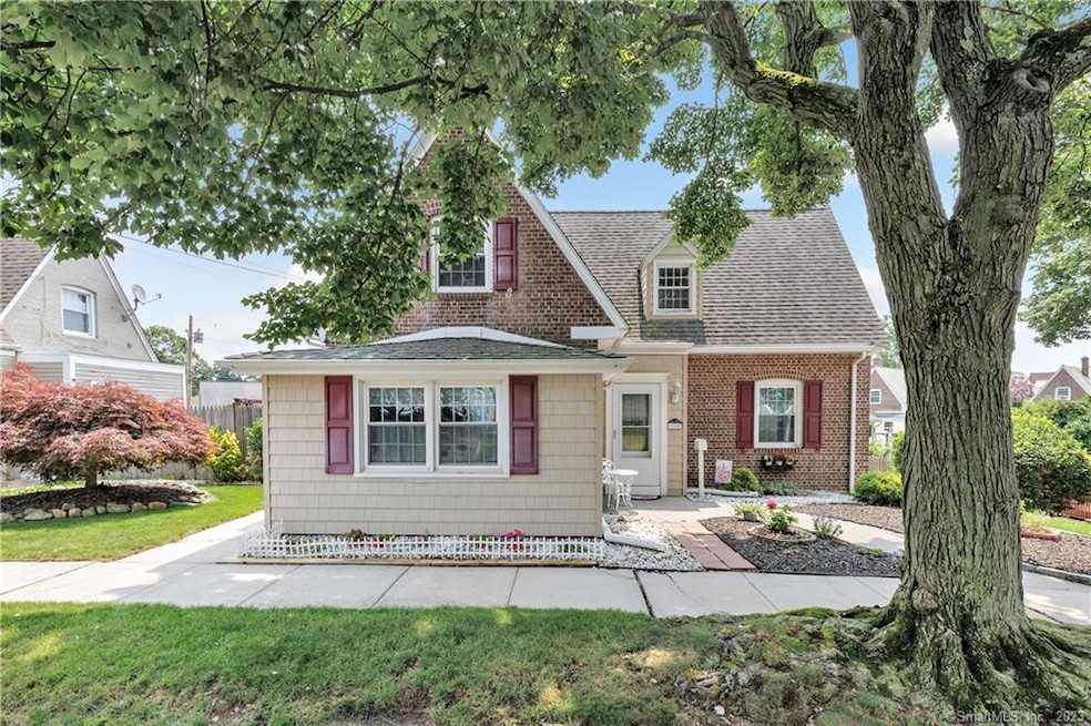 110 Grove St, Stratford, CT 06615 - photo 1