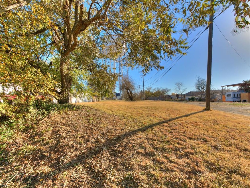 1115 E Oklahoma Ave, Guthrie, OK 73044 - photo 1