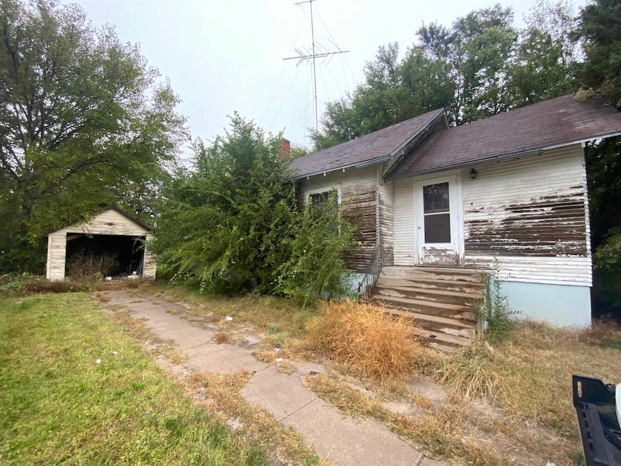 208 N Locust St, Brady, NE 69123 - photo 1