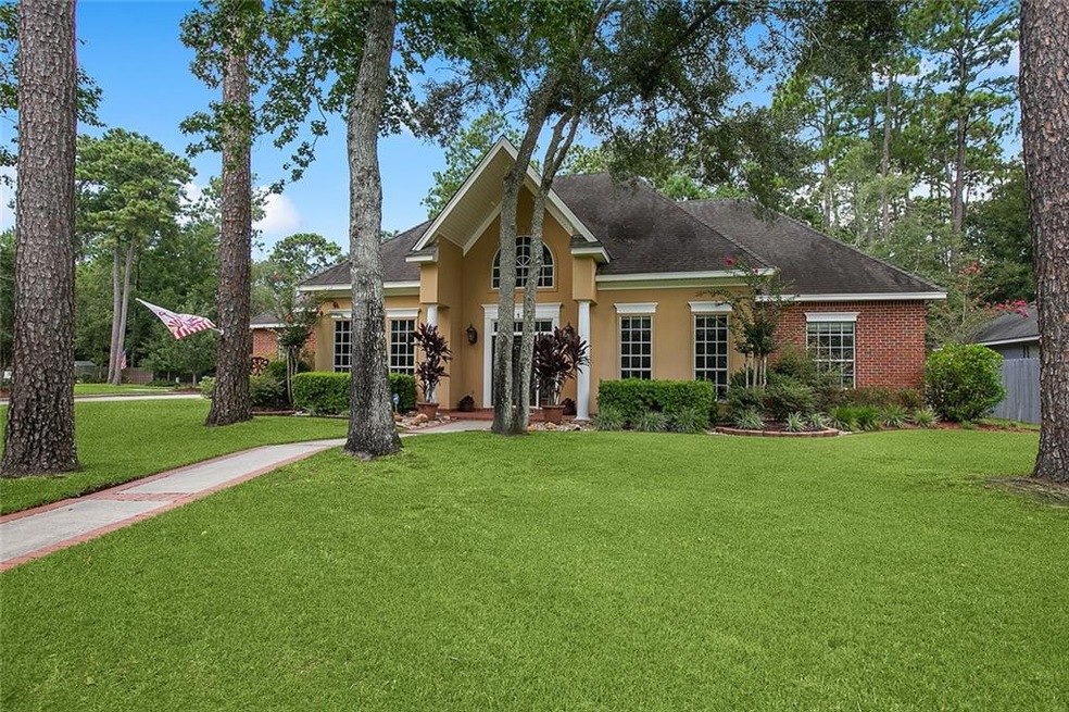 2140 Hampshire Dr, Slidell, LA 70461 - photo 1